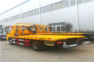 九渡河附近拖车救援搭电